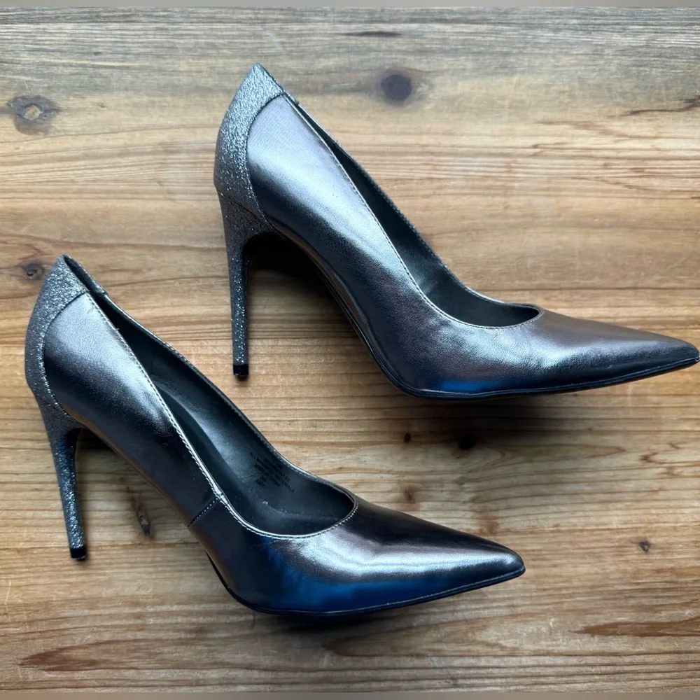 Marc Fisher Silver Glitter Heels Shoes 6.5 - Picture 3 of 8